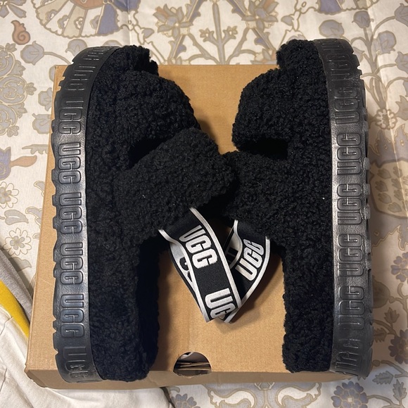 UGG Fluff Slides - Picture 6 of 7